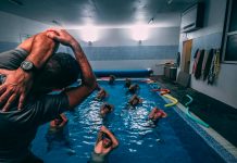 Os benefícios da hidroginástica para todas as idades