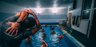 Os benefícios da hidroginástica para todas as idades