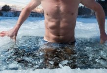 Banheira de gelo ou água quente para recuperação?