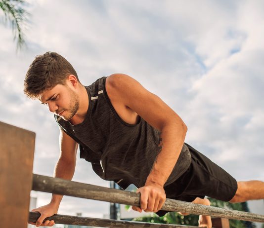 Calistenia: treinos que usam só sua força muscular
